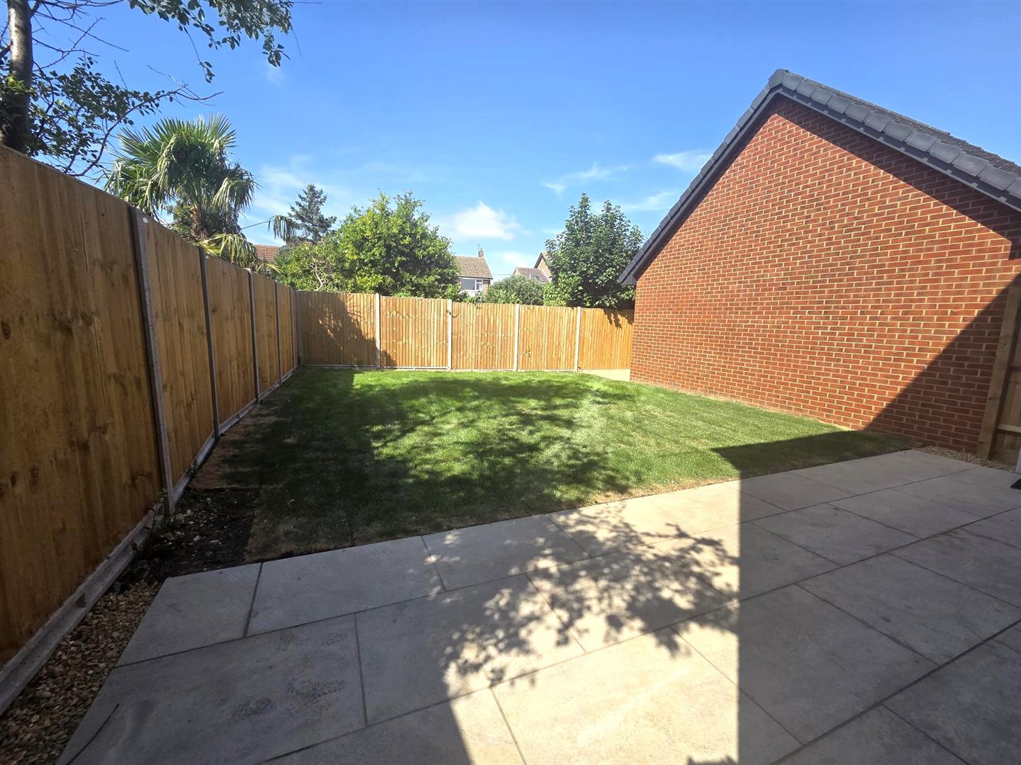 3 bed property in High street, Bedford
